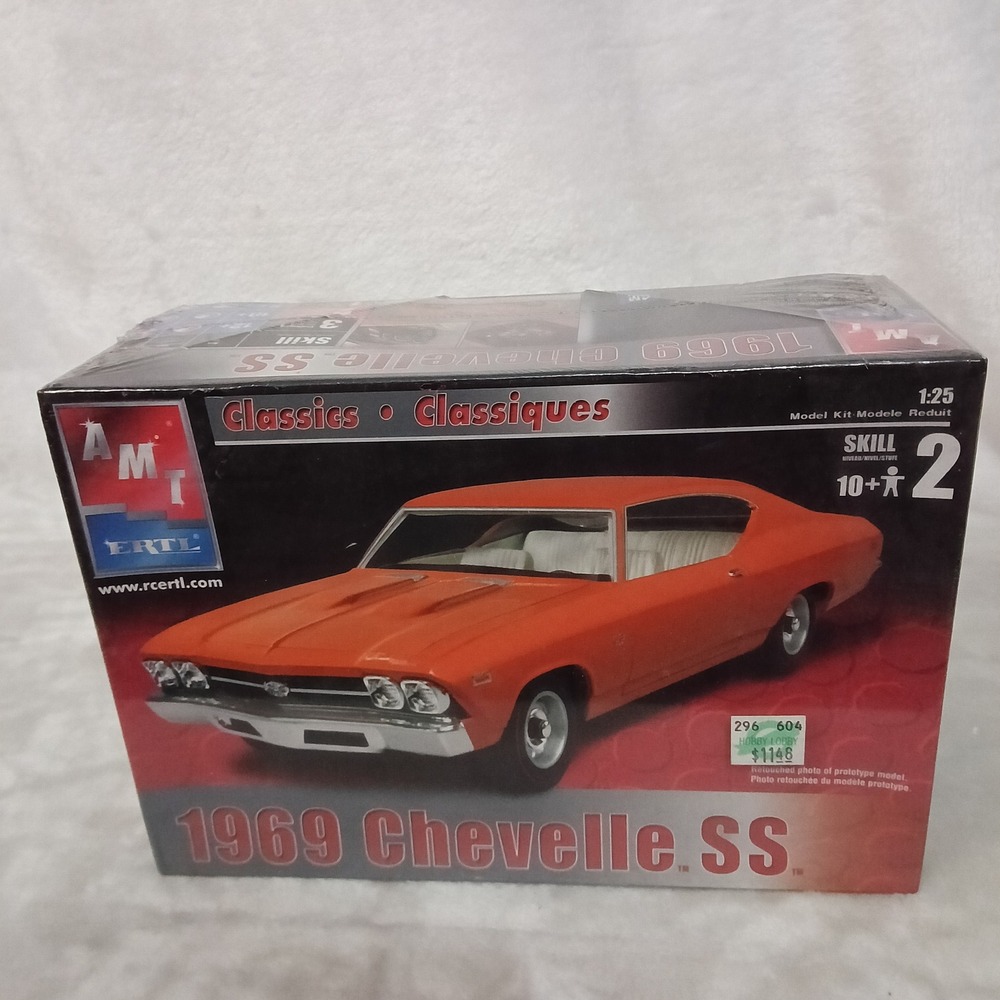 AMT Ertl 1969 Chevelle SS 1:25 Scale Model Kit 31792 Factory Sealed Skill 2